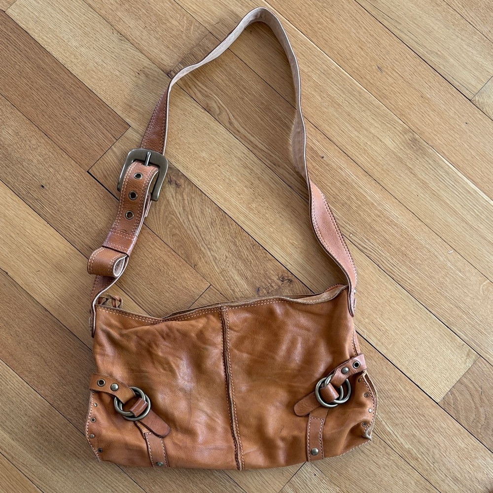 Leather Shoulder Bag in Tan